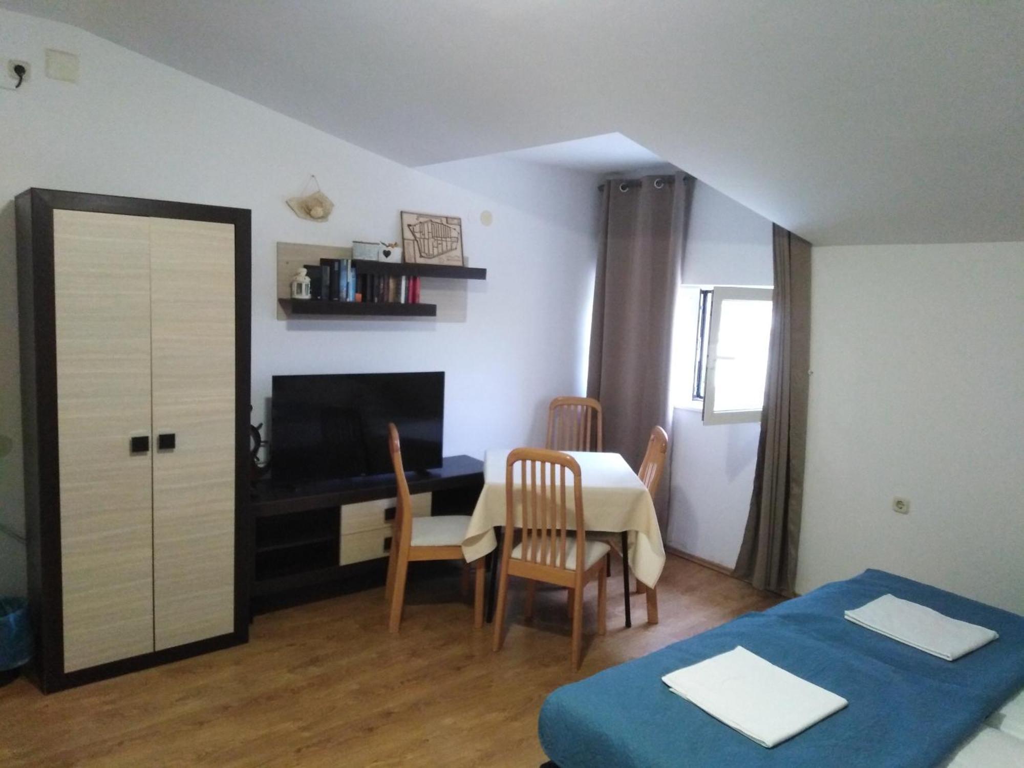 Tonino Apartments Паг Екстериор снимка