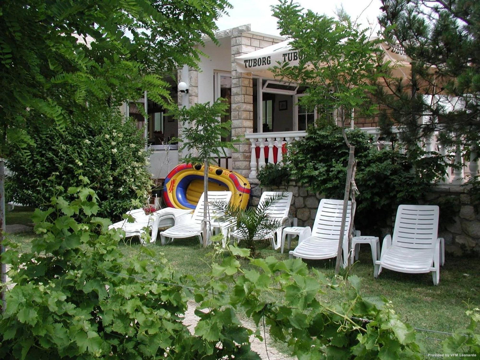 Tonino Apartments Паг Екстериор снимка