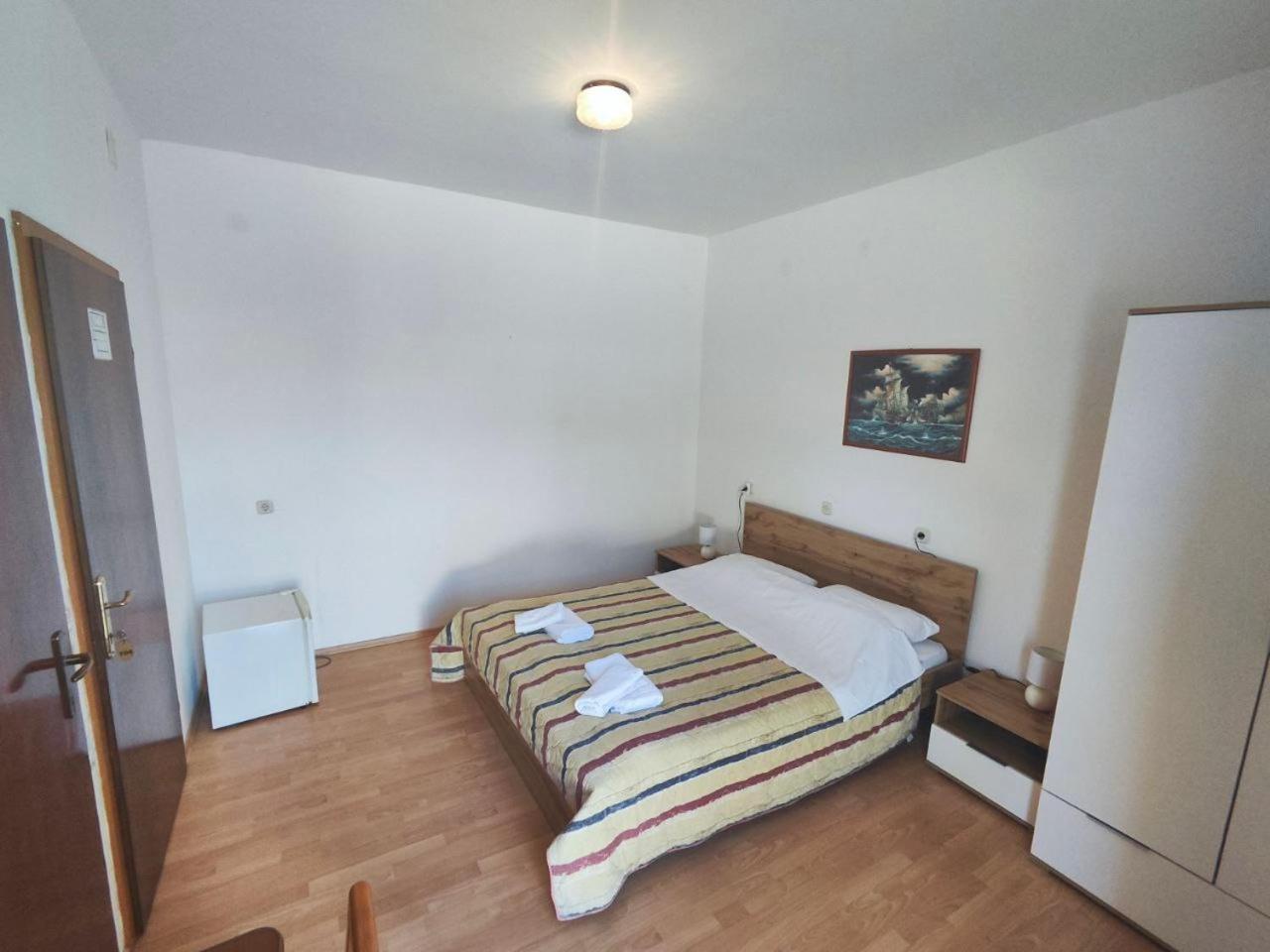 Tonino Apartments Паг Екстериор снимка